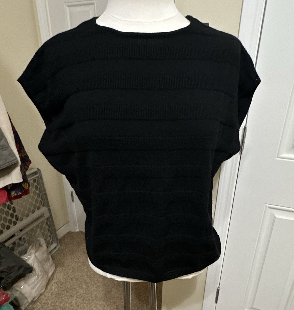 Madison Grey New York Women's Black Solid Knit Crew Neck Sleeveless Sweater M